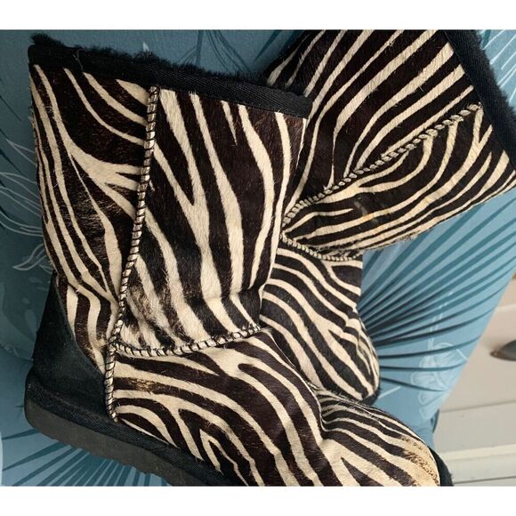 UGG Classic Short Exotic Zebra Print Shearling Sheepskin CALF HAIR Boots sz 6 - Picture 9 of 10